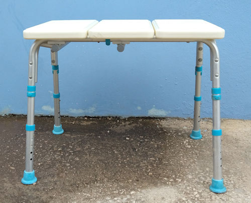 Shower bench without backrest